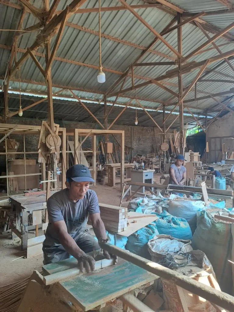 tukang kayu mebel jepara