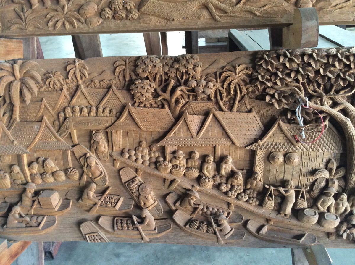 Wall Relief Ukiran Jati Detail Pahat Kiri